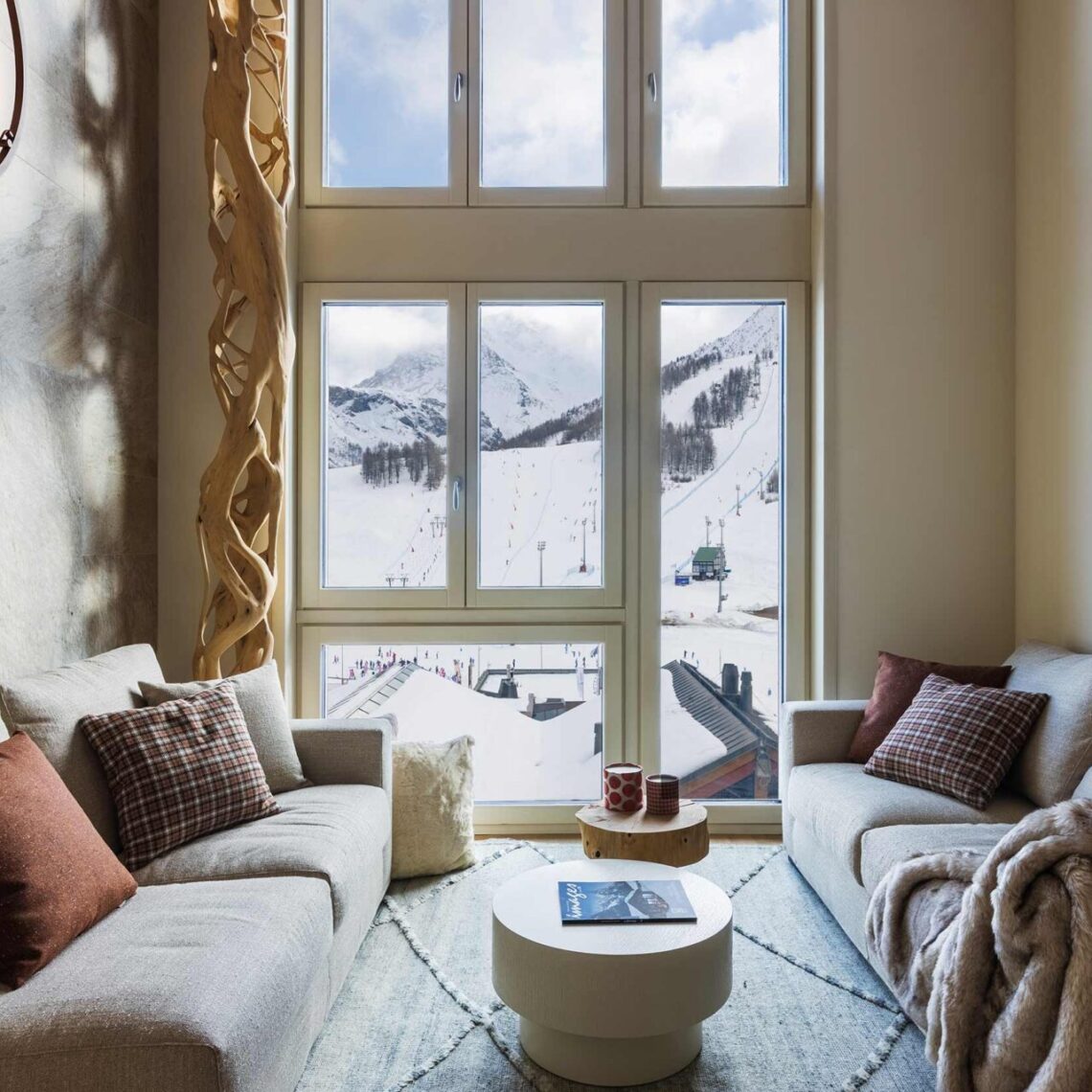 fotografa-architettura-interni-valentina-esposito-torino-sestriere-01 panorama del living di appartamento a Sestriere